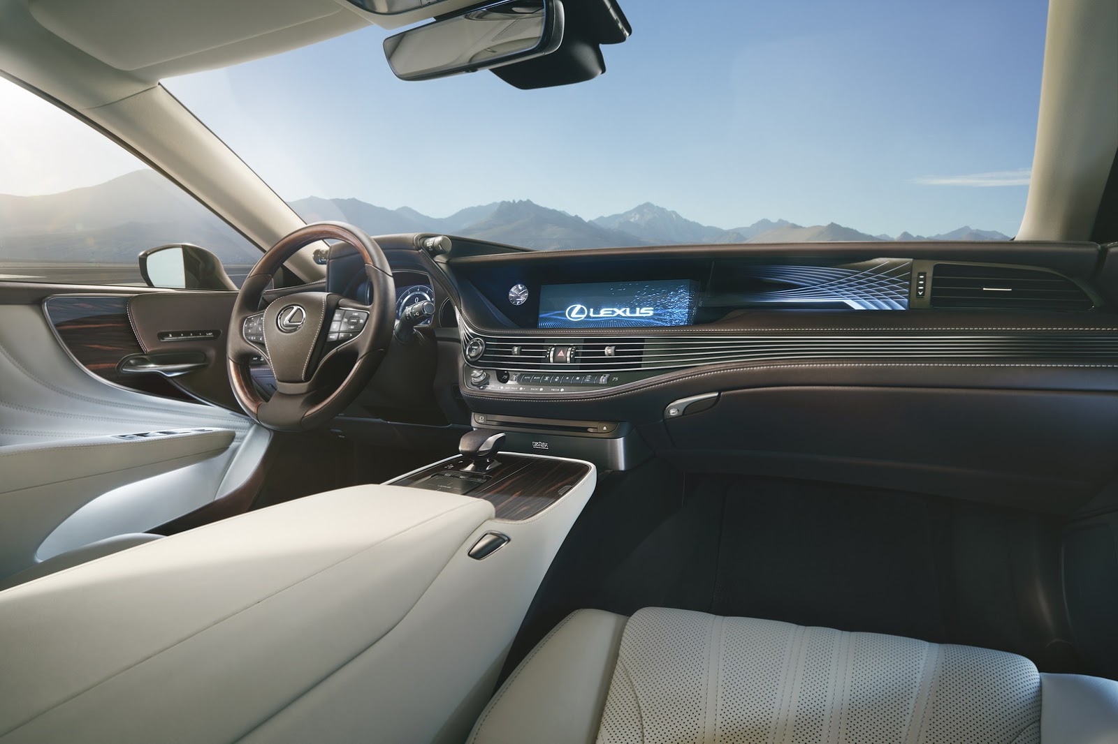 新型レクサスLSのモデルチェンジ情報!2025年以降のマイナーチェンジ予想も|MOTOR NAVI